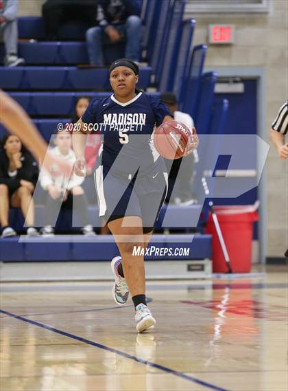 Thumbnail 2 in Point Loma vs. Madison (CIF SDS D3 Championship) photogallery.