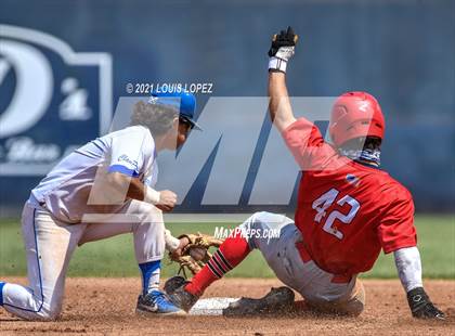 Thumbnail 3 in La Habra vs. Elsinore (CIF SS DIV 6 Championship) photogallery.
