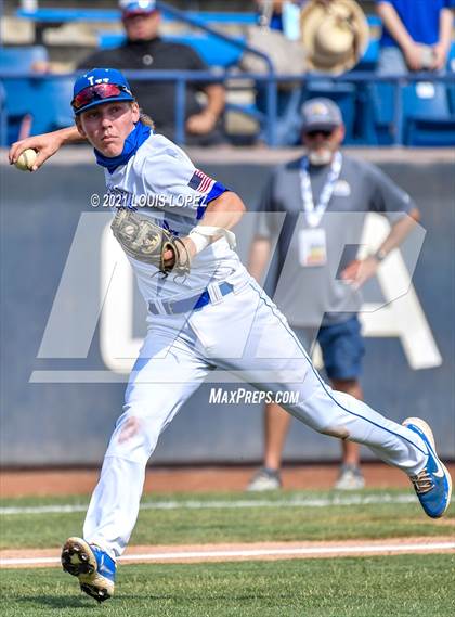 Thumbnail 2 in La Habra vs. Elsinore (CIF SS DIV 6 Championship) photogallery.
