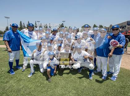 Thumbnail 2 in La Habra vs. Elsinore (CIF SS DIV 6 Championship) photogallery.