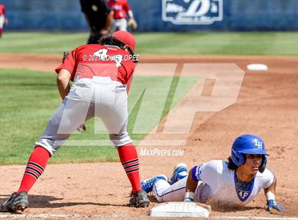 Thumbnail 3 in La Habra vs. Elsinore (CIF SS DIV 6 Championship) photogallery.
