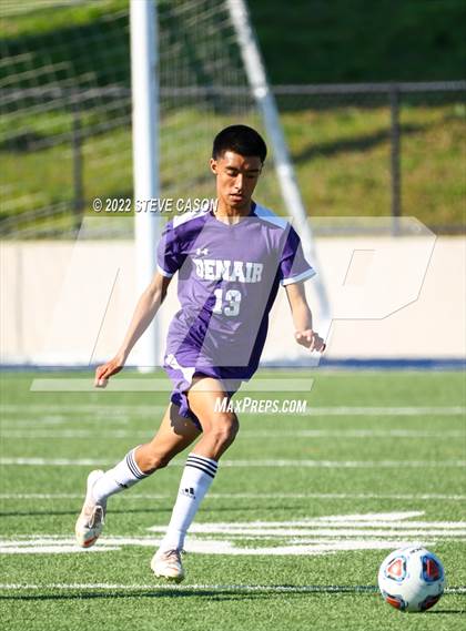 Thumbnail 2 in Gustine vs. Denair (CIF SJS D6 Finals) photogallery.