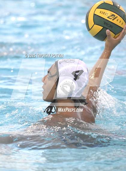 Thumbnail 1 in Great Oak vs Chaparral photogallery.