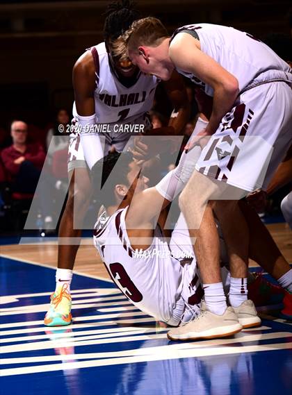 Thumbnail 3 in Valhalla vs. Dobbs Ferry (Section 1 Class B Semifinal) photogallery.