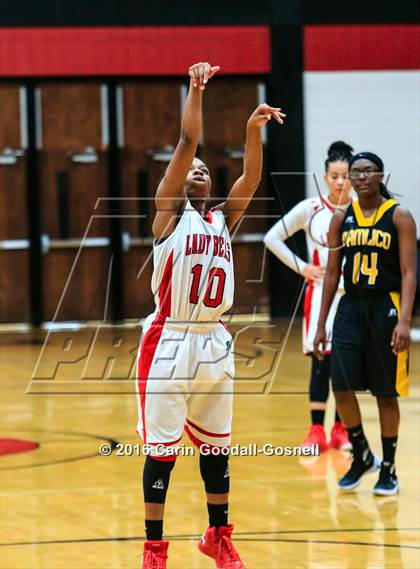 Thumbnail 3 in Pamlico County vs. New Bern photogallery.