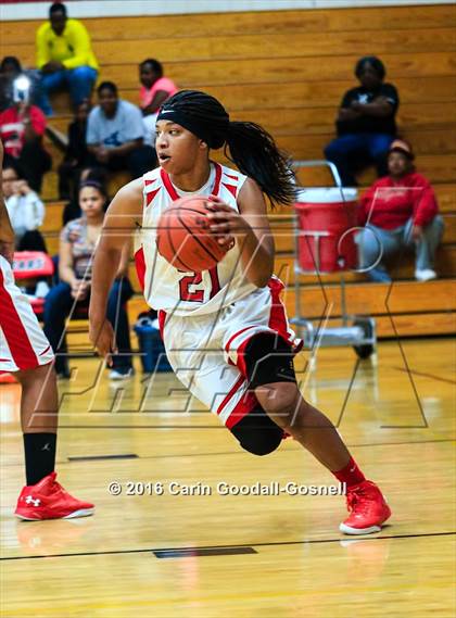 Thumbnail 2 in Pamlico County vs. New Bern photogallery.