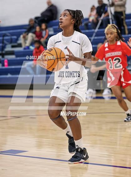 Thumbnail 2 in South Gwinnett vs Jonesboro (MLK Luella HoopKlub Showcase) photogallery.