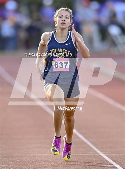 Thumbnail 1 in IHSAA Final (400 Meter)  photogallery.