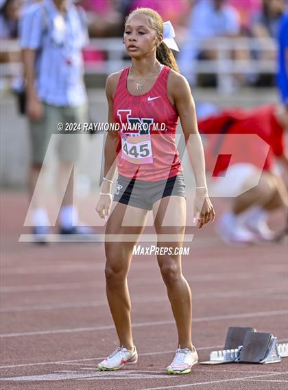 Thumbnail 1 in IHSAA Final (400 Meter)  photogallery.