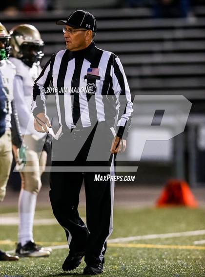 Thumbnail 2 in Fort Bragg vs. St. Patrick-St. Vincent (CIF NCS D5 Final) photogallery.