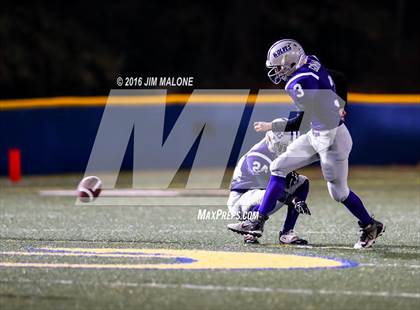 Thumbnail 2 in Fort Bragg vs. St. Patrick-St. Vincent (CIF NCS D5 Final) photogallery.