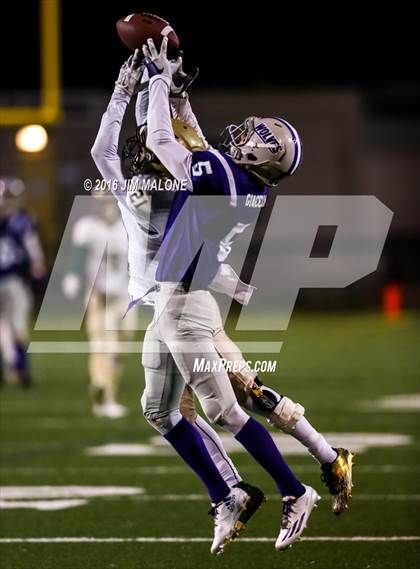Thumbnail 3 in Fort Bragg vs. St. Patrick-St. Vincent (CIF NCS D5 Final) photogallery.