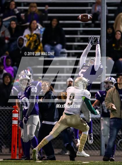 Thumbnail 3 in Fort Bragg vs. St. Patrick-St. Vincent (CIF NCS D5 Final) photogallery.
