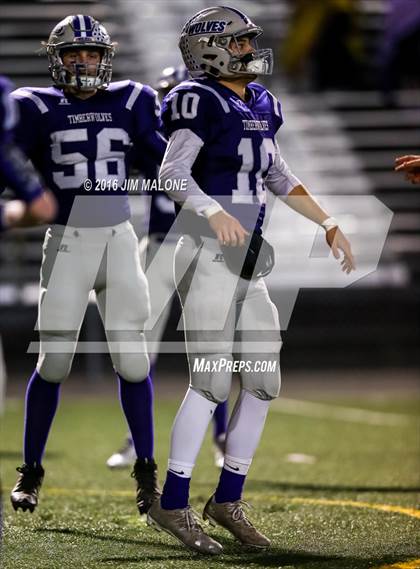 Thumbnail 2 in Fort Bragg vs. St. Patrick-St. Vincent (CIF NCS D5 Final) photogallery.