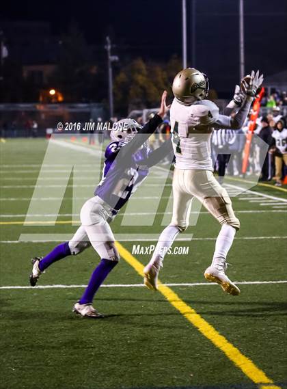 Thumbnail 1 in Fort Bragg vs. St. Patrick-St. Vincent (CIF NCS D5 Final) photogallery.