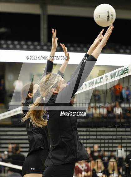 Thumbnail 3 in Maple Mountain vs. Lehi (UHSAA 5A Second Round) photogallery.
