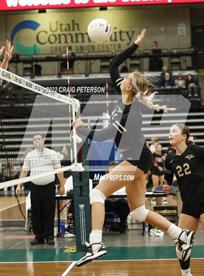 Thumbnail 3 in Maple Mountain vs. Lehi (UHSAA 5A Second Round) photogallery.