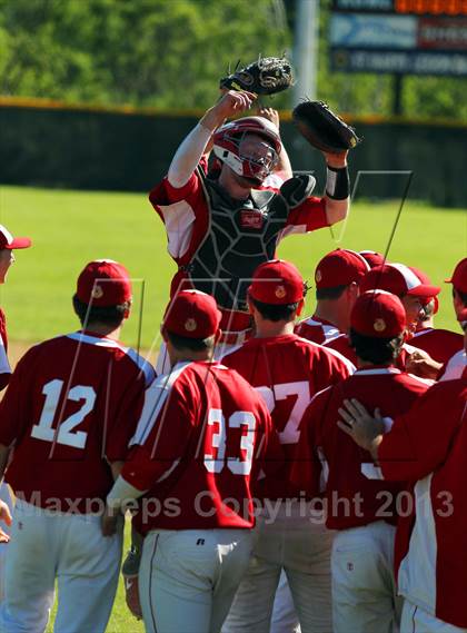 Thumbnail 1 in Punxsutawney vs. Hopewell (PIAA Class AAA First Round) photogallery.