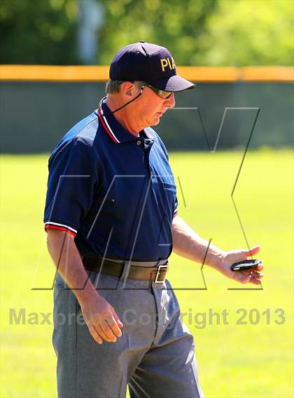 Thumbnail 3 in Punxsutawney vs. Hopewell (PIAA Class AAA First Round) photogallery.