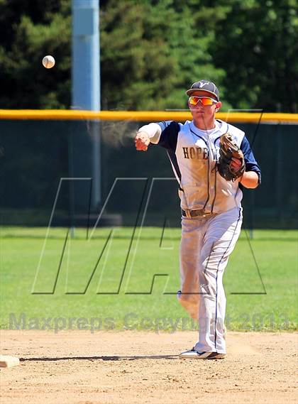 Thumbnail 2 in Punxsutawney vs. Hopewell (PIAA Class AAA First Round) photogallery.