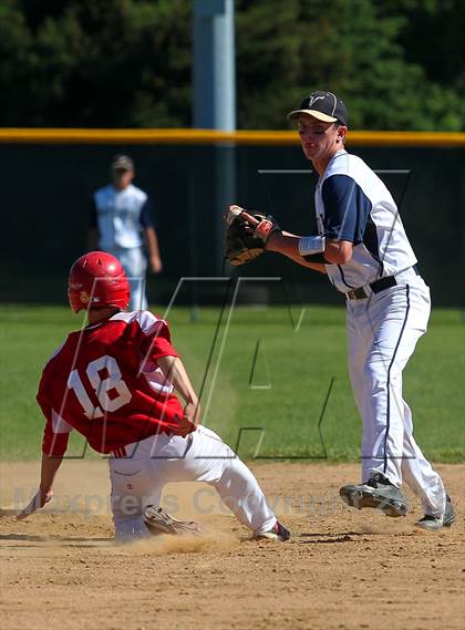 Thumbnail 2 in Punxsutawney vs. Hopewell (PIAA Class AAA First Round) photogallery.