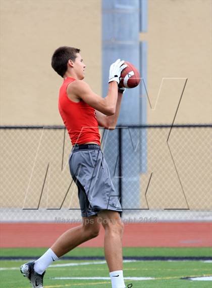 Thumbnail 3 in Huntington Beach 7-on-7 Tournament photogallery.