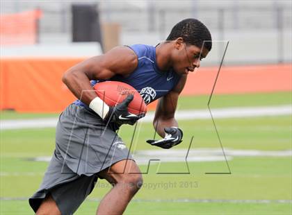 Thumbnail 3 in Huntington Beach 7-on-7 Tournament photogallery.