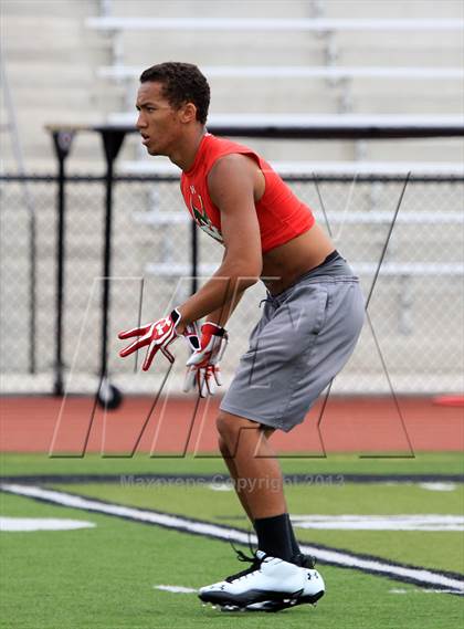 Thumbnail 3 in Huntington Beach 7-on-7 Tournament photogallery.