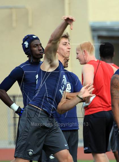Thumbnail 1 in Huntington Beach 7-on-7 Tournament photogallery.
