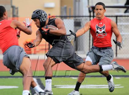 Thumbnail 3 in Huntington Beach 7-on-7 Tournament photogallery.