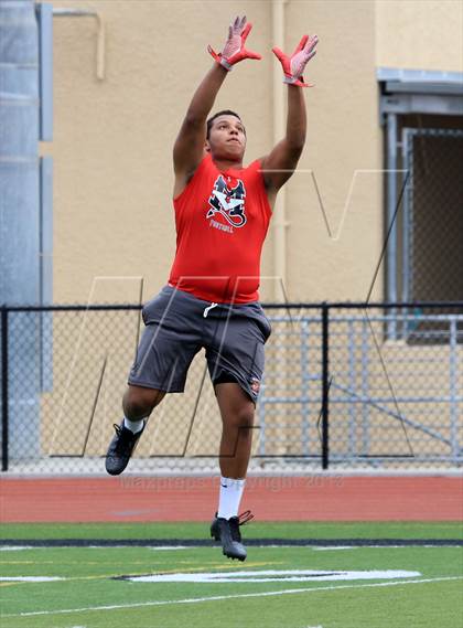 Thumbnail 1 in Huntington Beach 7-on-7 Tournament photogallery.