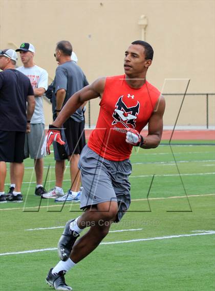 Thumbnail 2 in Huntington Beach 7-on-7 Tournament photogallery.