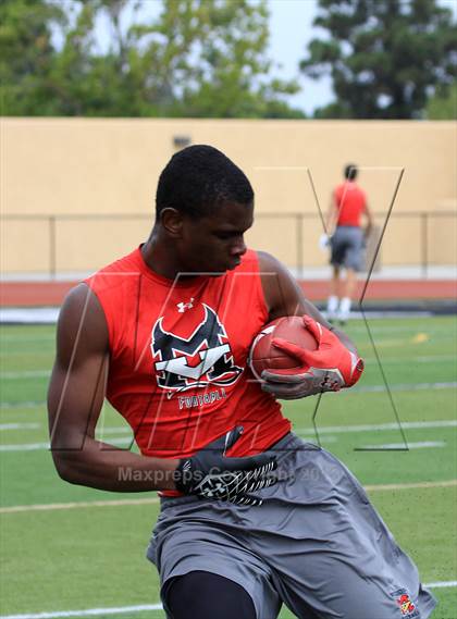 Thumbnail 3 in Huntington Beach 7-on-7 Tournament photogallery.