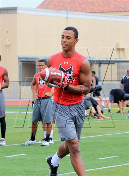 Thumbnail 3 in Huntington Beach 7-on-7 Tournament photogallery.
