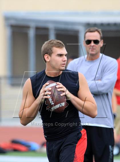 Thumbnail 3 in Huntington Beach 7-on-7 Tournament photogallery.