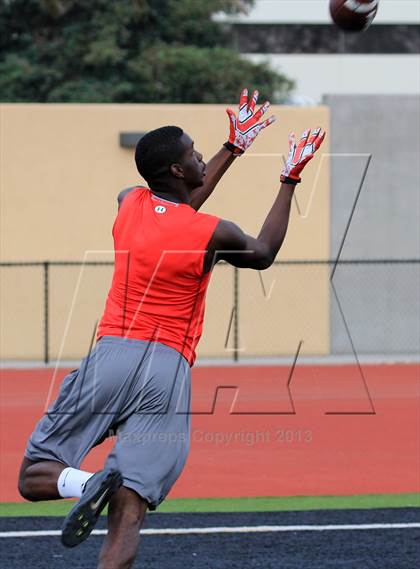 Thumbnail 3 in Huntington Beach 7-on-7 Tournament photogallery.