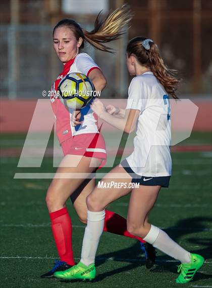Thumbnail 3 in Crescenta Valley @ Pasadena photogallery.