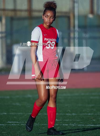 Thumbnail 1 in Crescenta Valley @ Pasadena photogallery.
