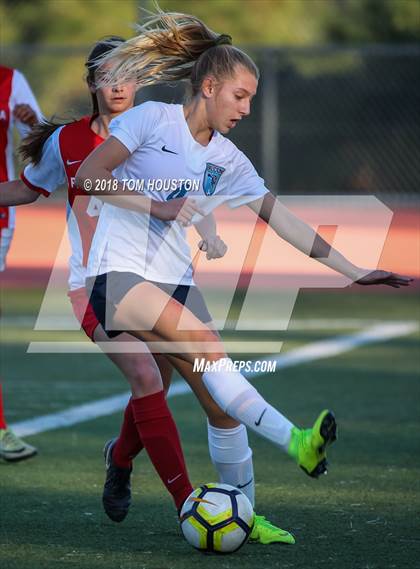 Thumbnail 1 in Crescenta Valley @ Pasadena photogallery.