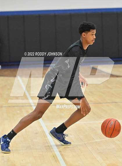 Thumbnail 1 in Manvel vs Hebron (McDonald's Texas Invitational) photogallery.