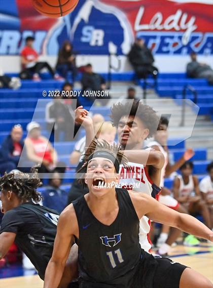 Thumbnail 2 in Manvel vs Hebron (McDonald's Texas Invitational) photogallery.