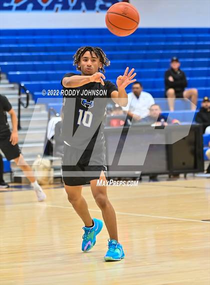 Thumbnail 3 in Manvel vs Hebron (McDonald's Texas Invitational) photogallery.