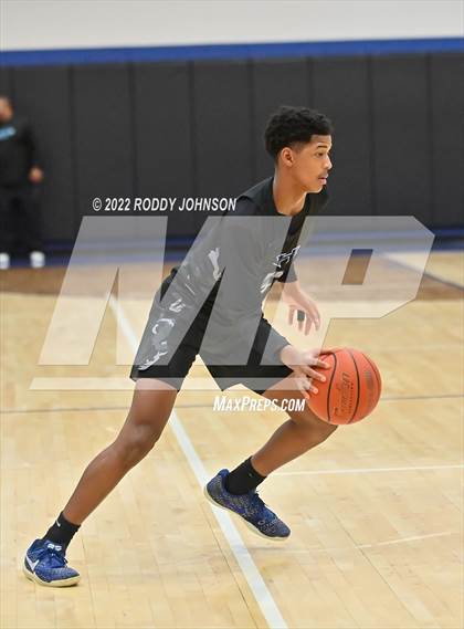 Thumbnail 2 in Manvel vs Hebron (McDonald's Texas Invitational) photogallery.