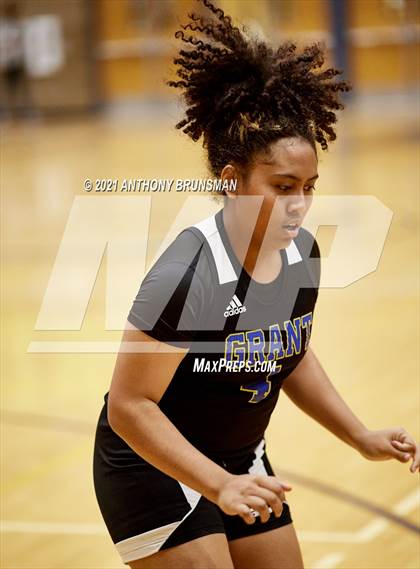 Thumbnail 2 in Grant vs. Ponderosa (Rosemont Tournament) photogallery.