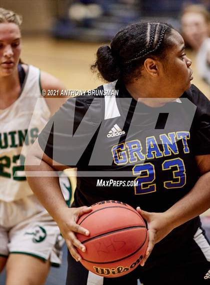 Thumbnail 3 in Grant vs. Ponderosa (Rosemont Tournament) photogallery.