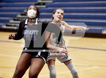Thumbnail 2 in Grant vs. Ponderosa (Rosemont Tournament) photogallery.