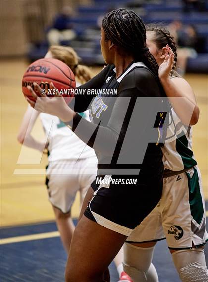 Thumbnail 3 in Grant vs. Ponderosa (Rosemont Tournament) photogallery.