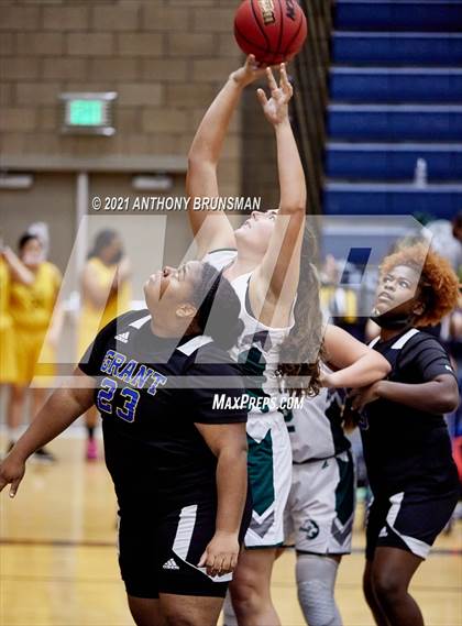 Thumbnail 3 in Grant vs. Ponderosa (Rosemont Tournament) photogallery.