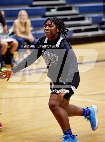 Thumbnail 3 in Grant vs. Ponderosa (Rosemont Tournament) photogallery.