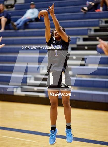 Thumbnail 1 in Grant vs. Ponderosa (Rosemont Tournament) photogallery.